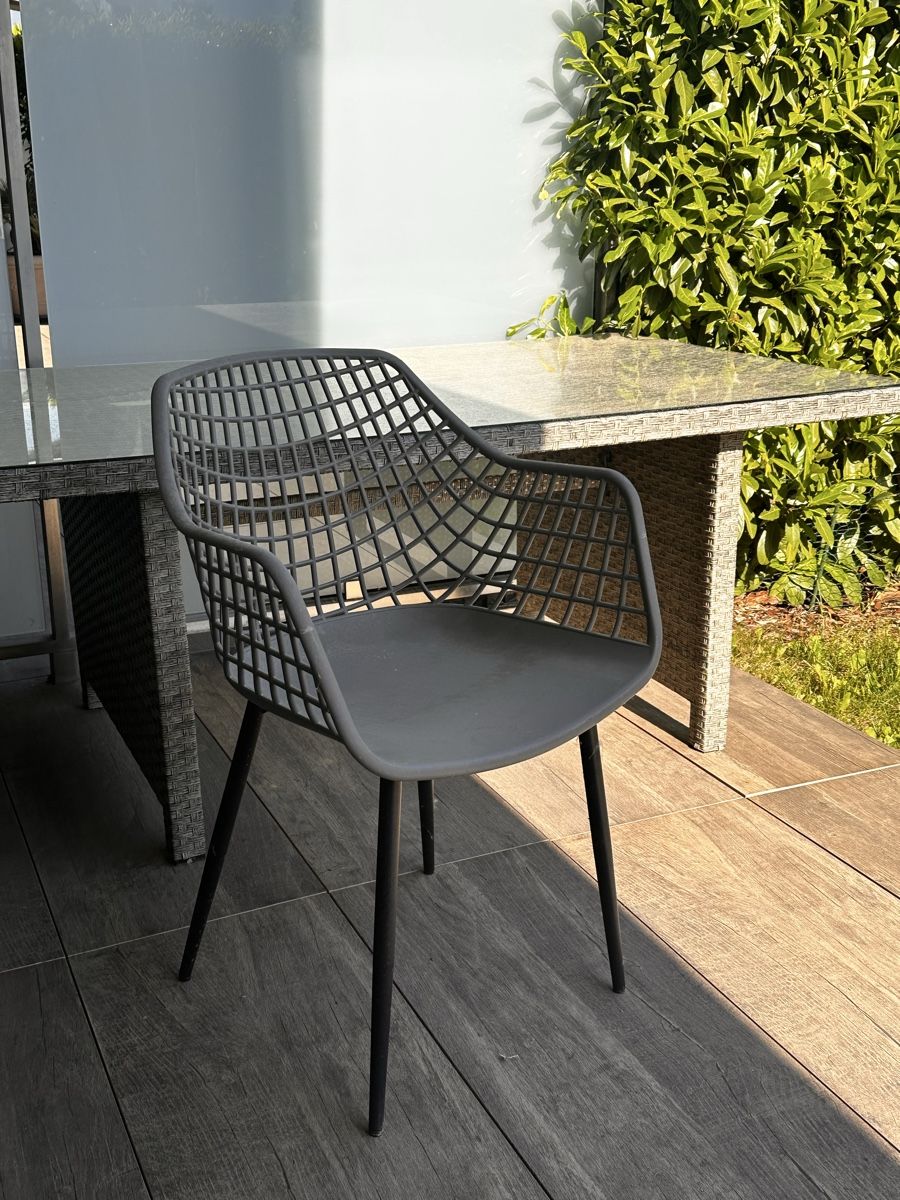 Chaises: 4 chaises d’extérieur  – D'occasion à Vétroz par mar_b6lk