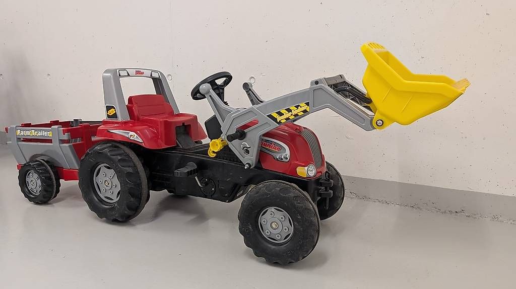 Rolly Toys Fahrzeuge für Kinder: Kindertraktor mit Frontlader und Anhänger – Gebraucht aus Geuensee von BirAir