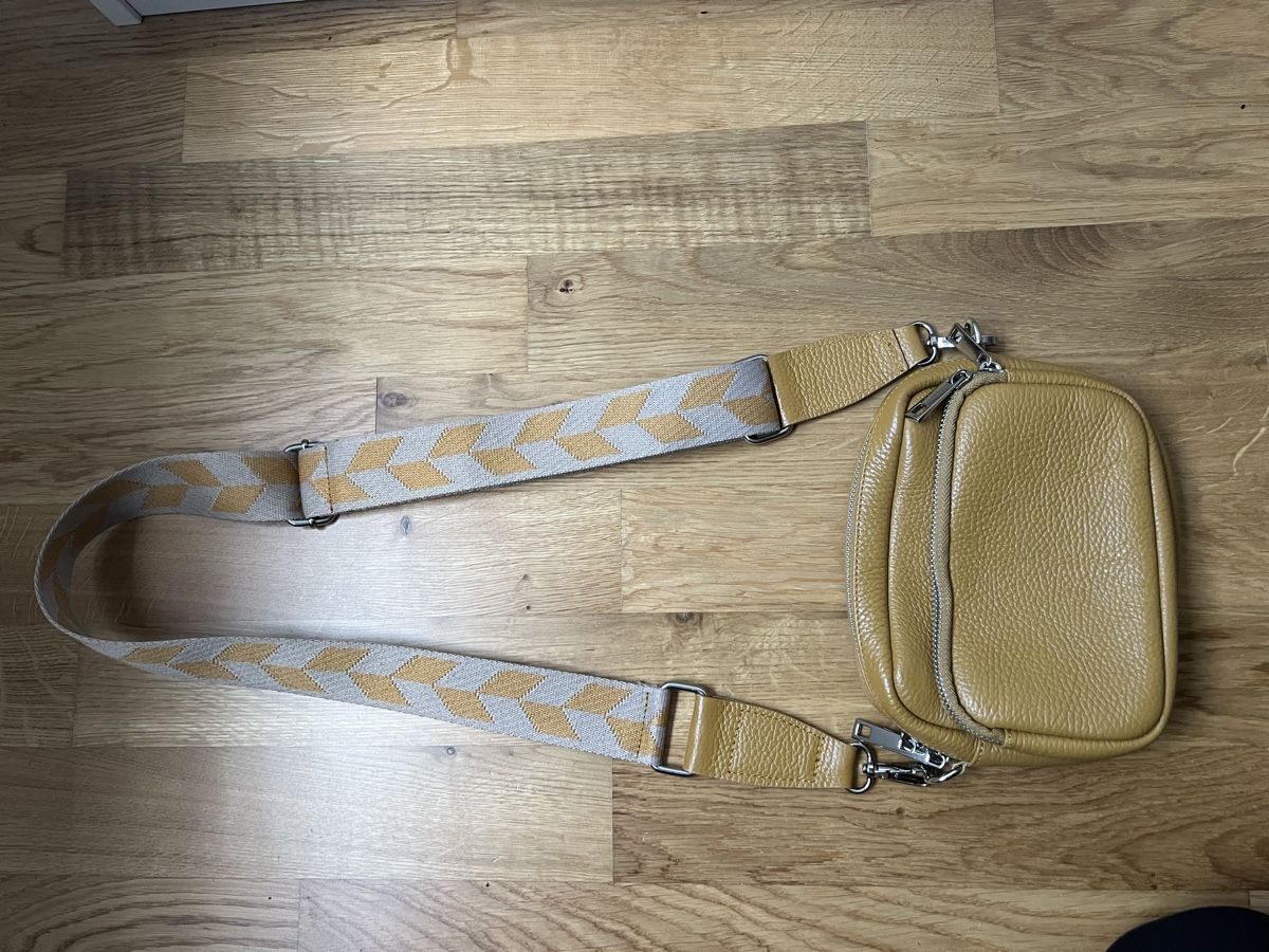 Taschen für Damen: Casual Ledetasche – Neu (gemäss Beschreibung) aus Laufen von li_ga7