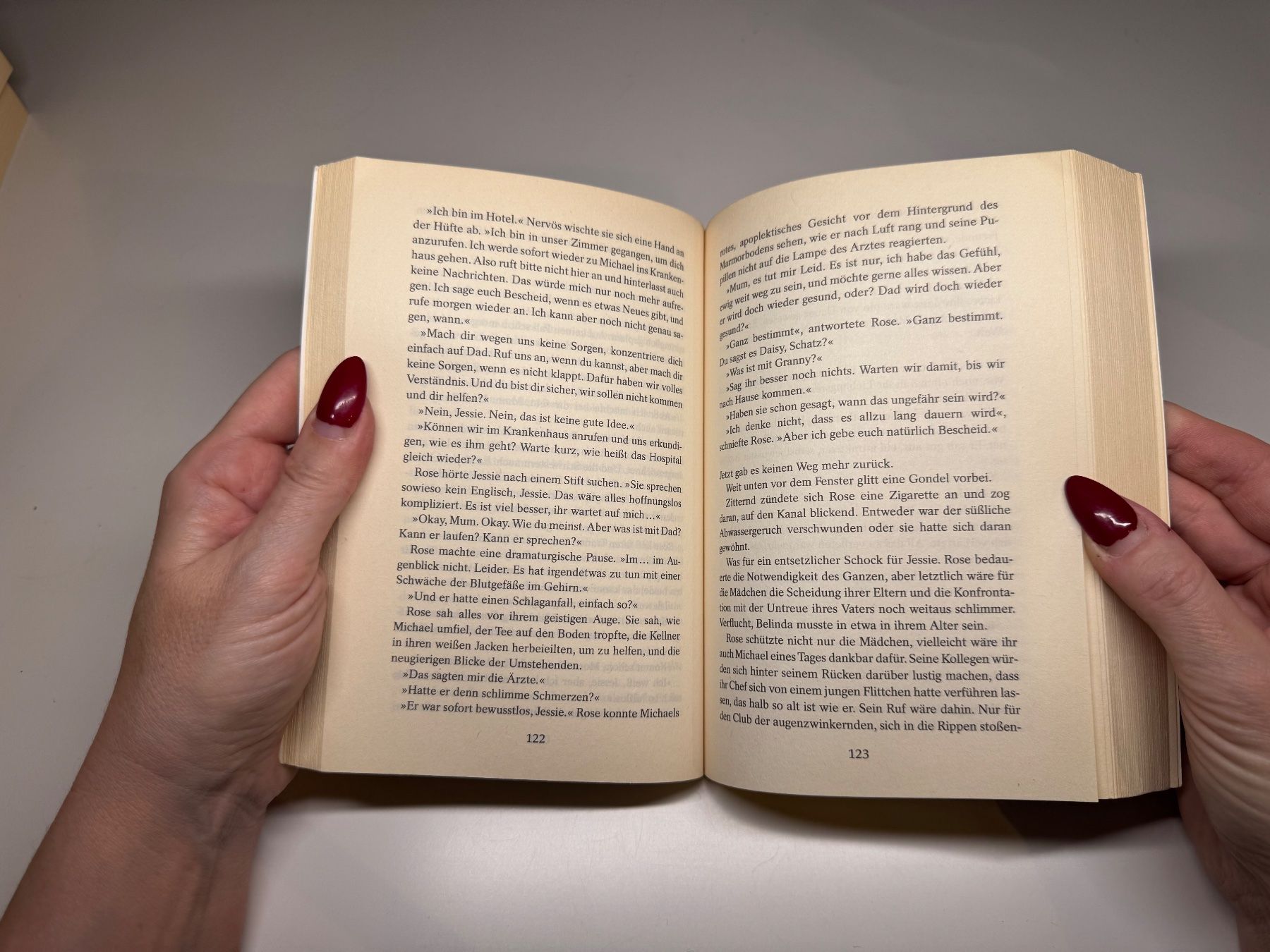 Libri: ROMAN: Gillian White, Ein unheimlicher Gast – Usato da Grosswangen venduto da Deutsche_Romane 6