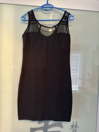Schickes, kurzes, schwarzes Kleid mit Netzeinsatz, Gr. M