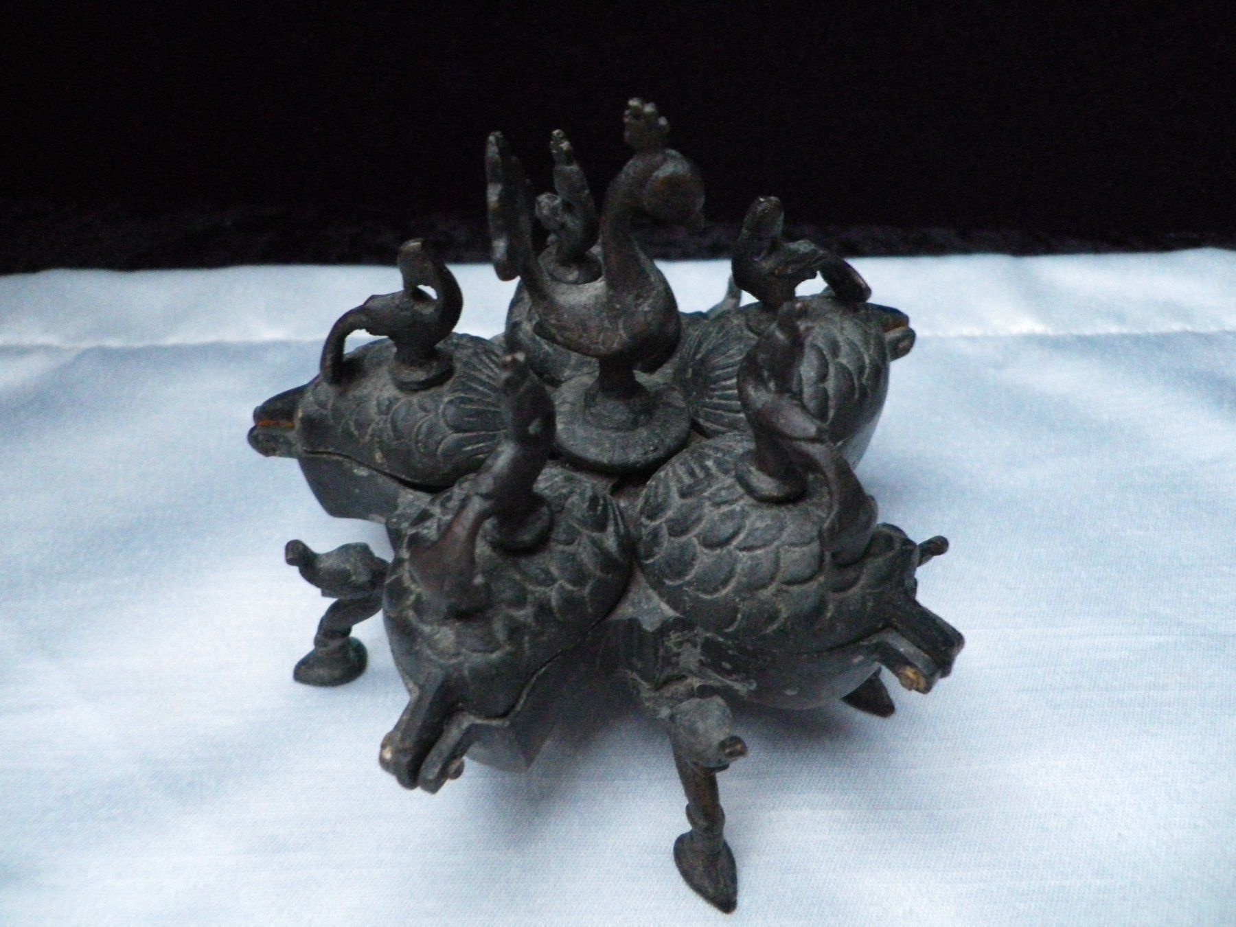 Statuette: Indische Gewürz- oder Farb-Dose alt – Usato da Reinach BL venduto da Annodomini