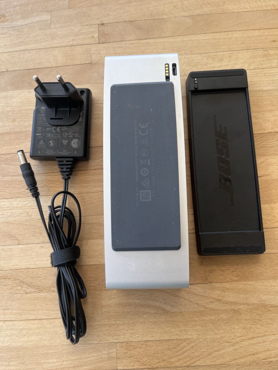 Bose Lautsprecher: Bose Lautsprecher mit Ladestation – Gebraucht aus Adlikon von Tonda01 3