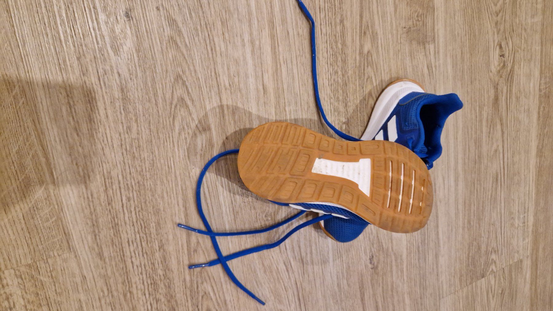 Adidas Scarpe per ragazzi: Adidas Turnschuhe Gr. 30 – Usato da Roggliswil venduto da Crosser17 1
