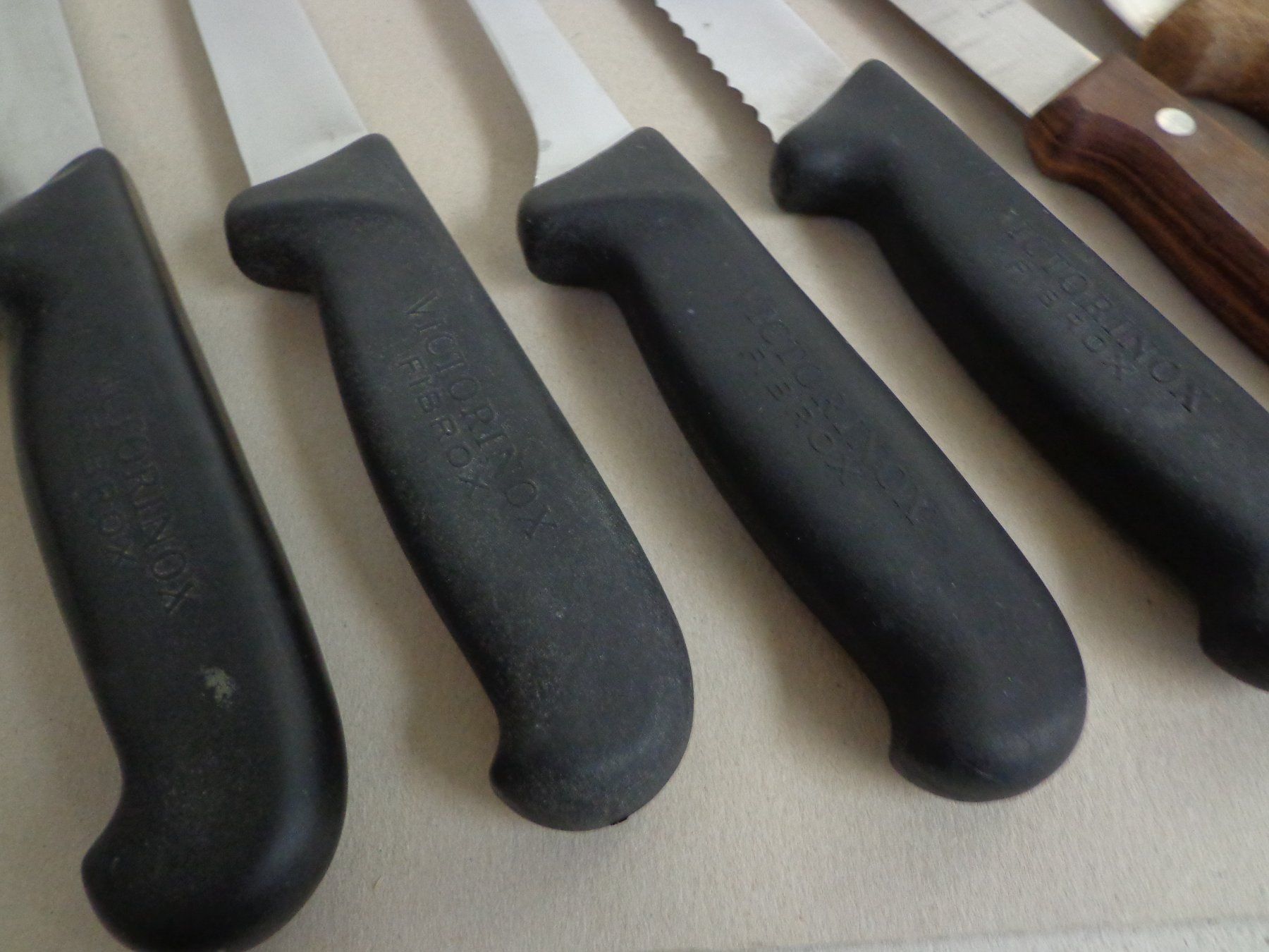 Victorinox Coltelli da cucina: 6 verschiedene Victorinox Küchenmesser – Usato da Zofingen venduto da schmidi67 5
