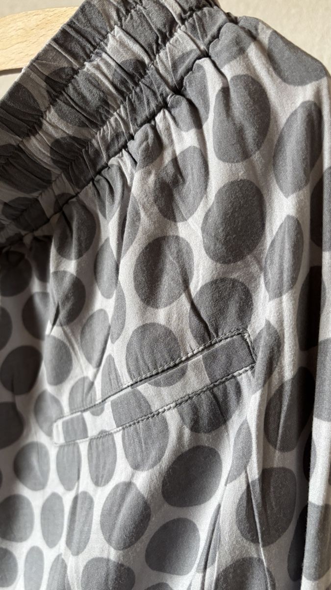 Pantaloni: Sommerhose mit Punktmuster, Gr.M, bequeme Passform – Usato da Vilters venduto da Sidsel_M 3