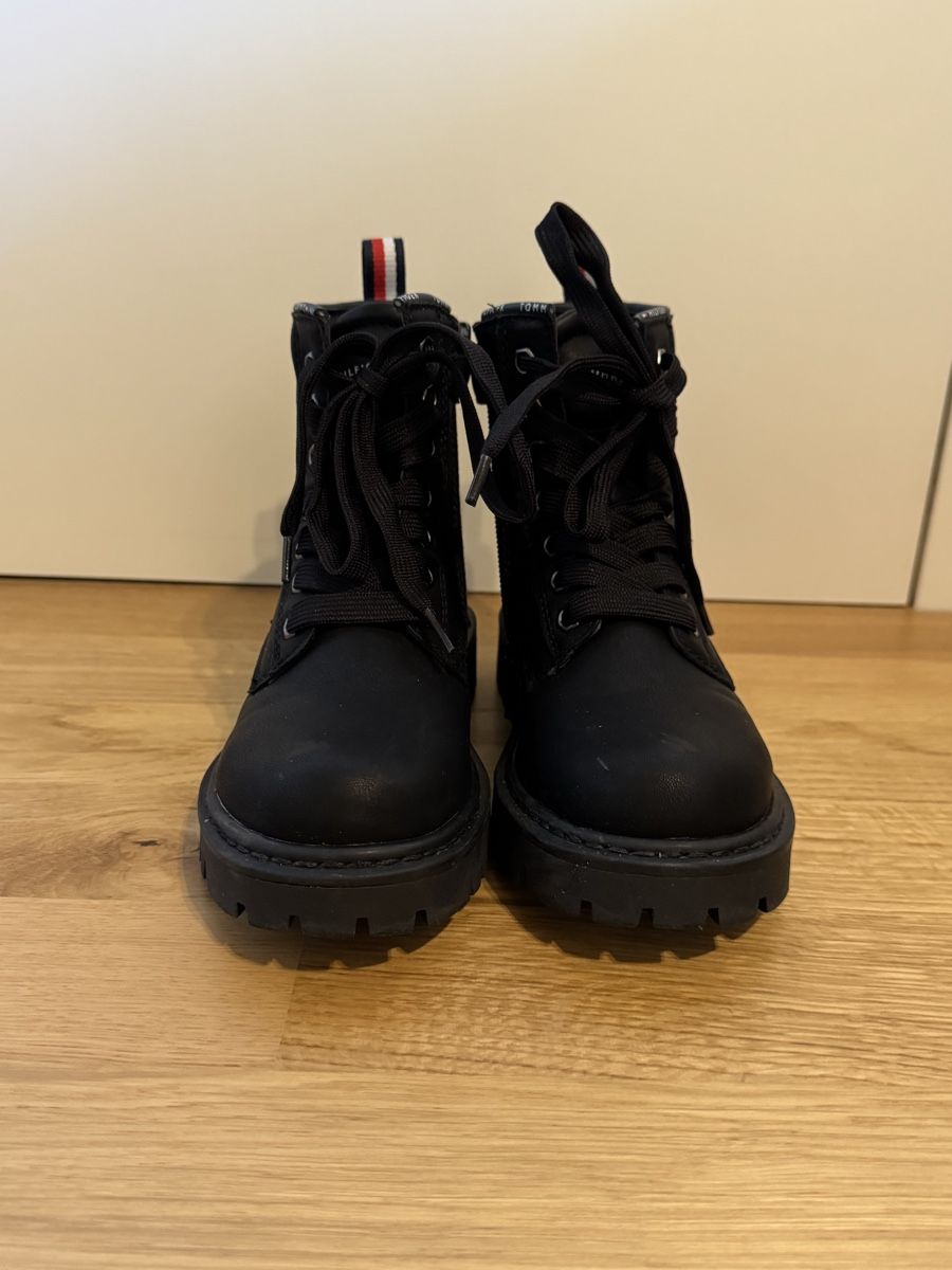 Tommy Hilfiger Scarpe per ragazze: Tommy Hilfiger Boots Gr.31 – Nuovo (secondo la descrizione) da Kleinandelfingen venduto da les_gb7w