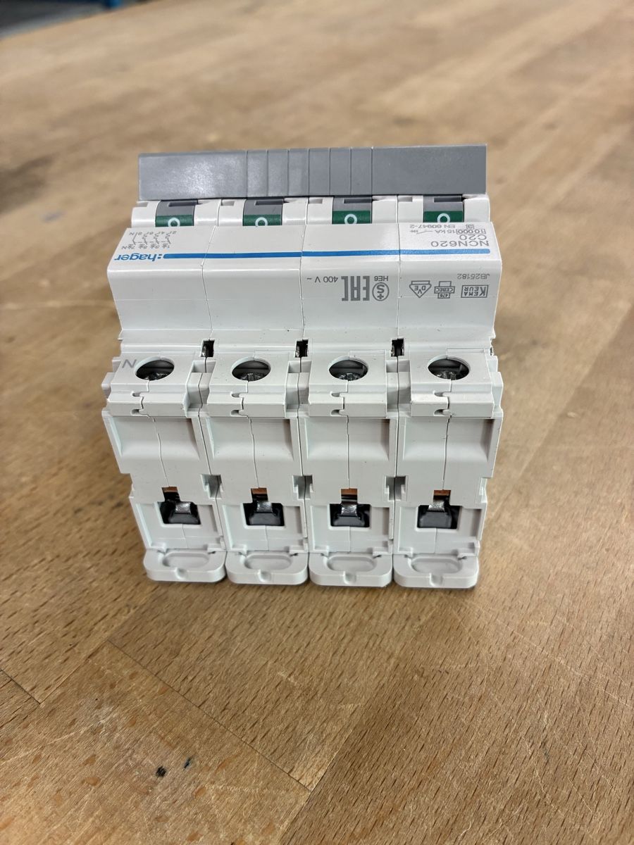 Hager Componenti elettronici: Hager LS/C 20A – Nuovo (secondo la descrizione) da Mettmenstetten venduto da Cme.B 2