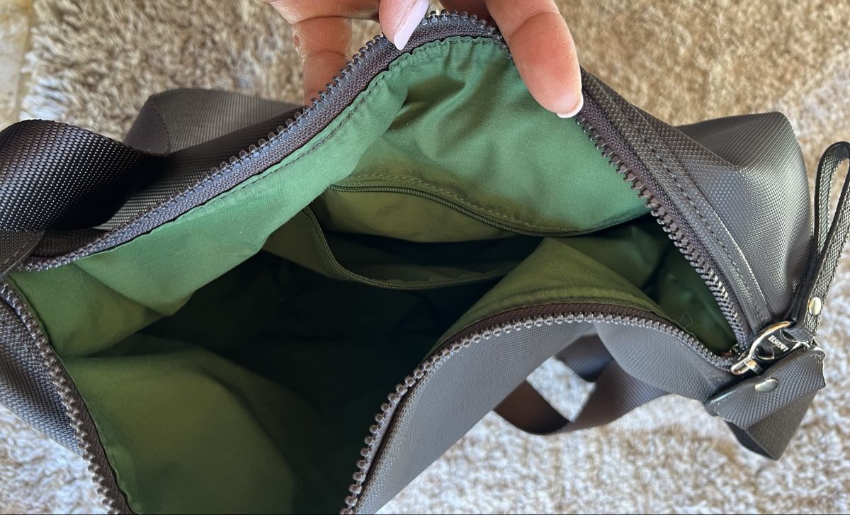Lacoste Borse da donna: Sac Lacoste – Nuovo (secondo la descrizione) da savièse venduto da karukeragwada 1