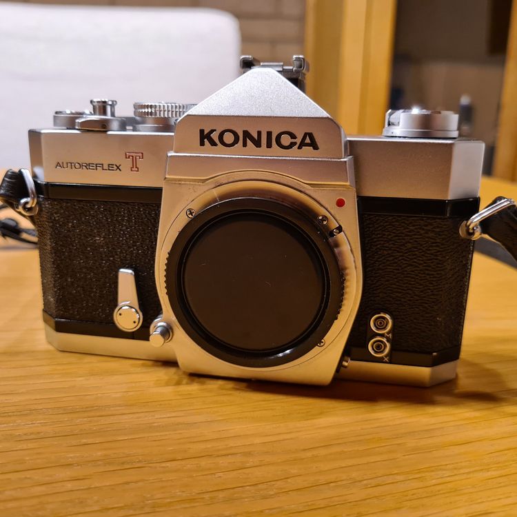 Konica Autoreflex T Body 1