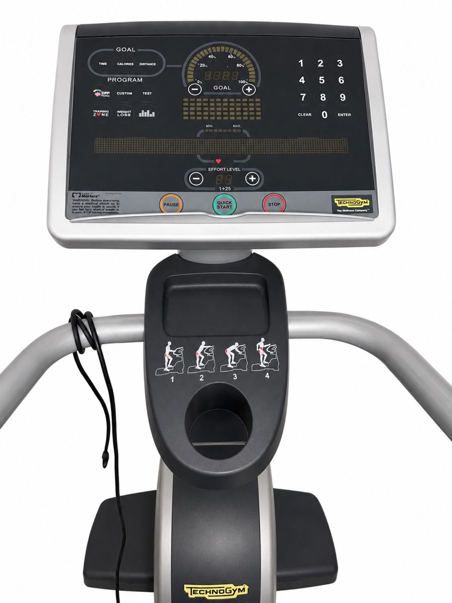 Technogym Hometrainer: Technogym  Eliptical – Usato da Allschwil venduto da 197_r5w9 1