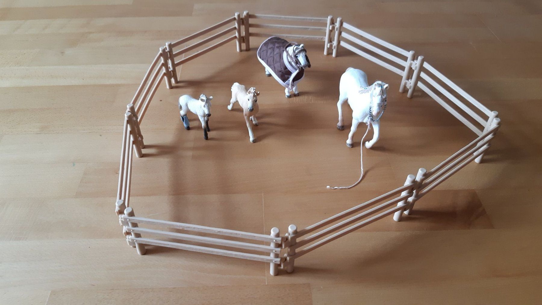 Schleich Giocattoli: Schleich Pferde auf Weide – Usato da Neftenbach venduto da Wuschu09 1
