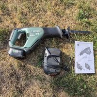 Bosch Akku Säbelsäge mit Akku und Ladegerät 
