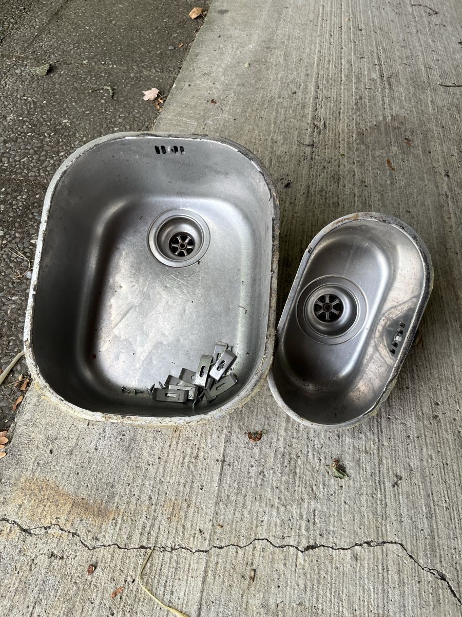 Spülbecken & Waschbecken: Spühlbecken/Waschbecken – Gebraucht aus Cordast von marni01