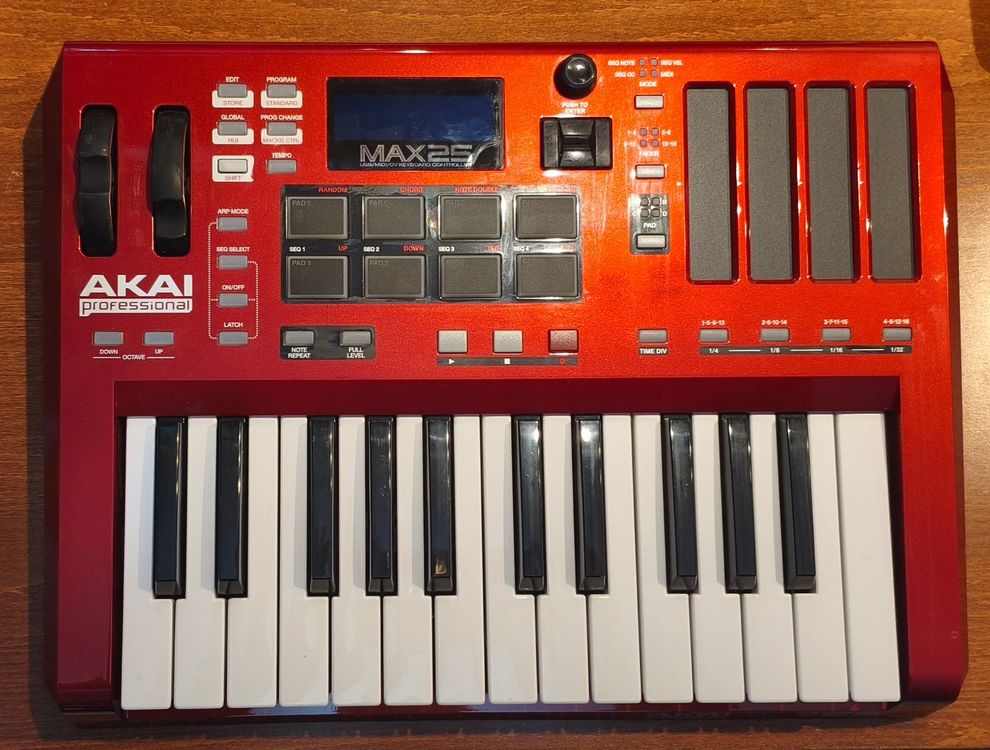 Akai MAX 25 midi usb CV Gate controller (D'occasion) à Cheyres pour CHF ...