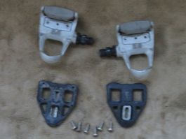 SHIMANO 105 Pedal-Paar mit Schuhplatten PORTOFREI