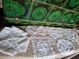 8er Set alte,wunderschöne Vintage Deckchen mit zarter Spitze
