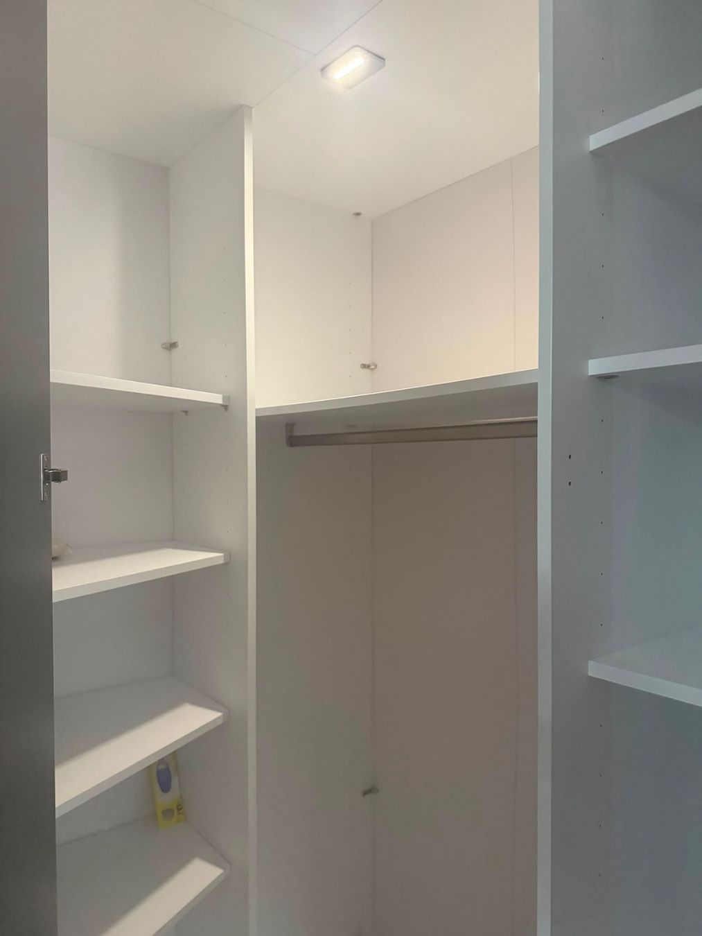 Schränke: Jugendzimmer LOOP Eckschrank / Eck-Kleiderschrank anthrazit – Gebraucht aus Unterkulm von Magoo16876 5