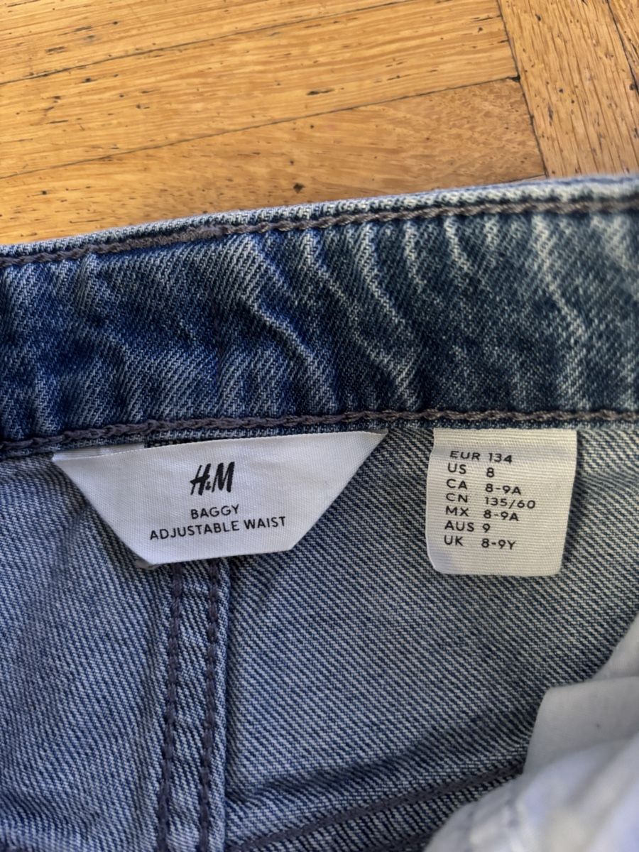 H&M Hosen: Baggy Jeans 134 – Gebraucht aus Matten b. Interl von pimkie84 1