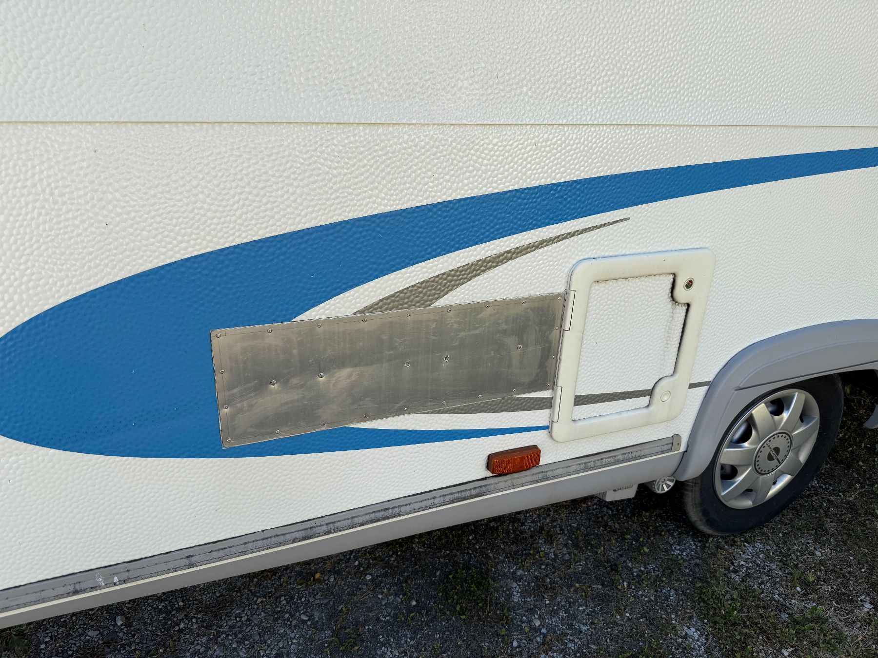 Bürstner Camping Fahrzeuge: Caravane Bürstner 435 TS – Gebraucht aus Corgémont von Sectionsecret 4