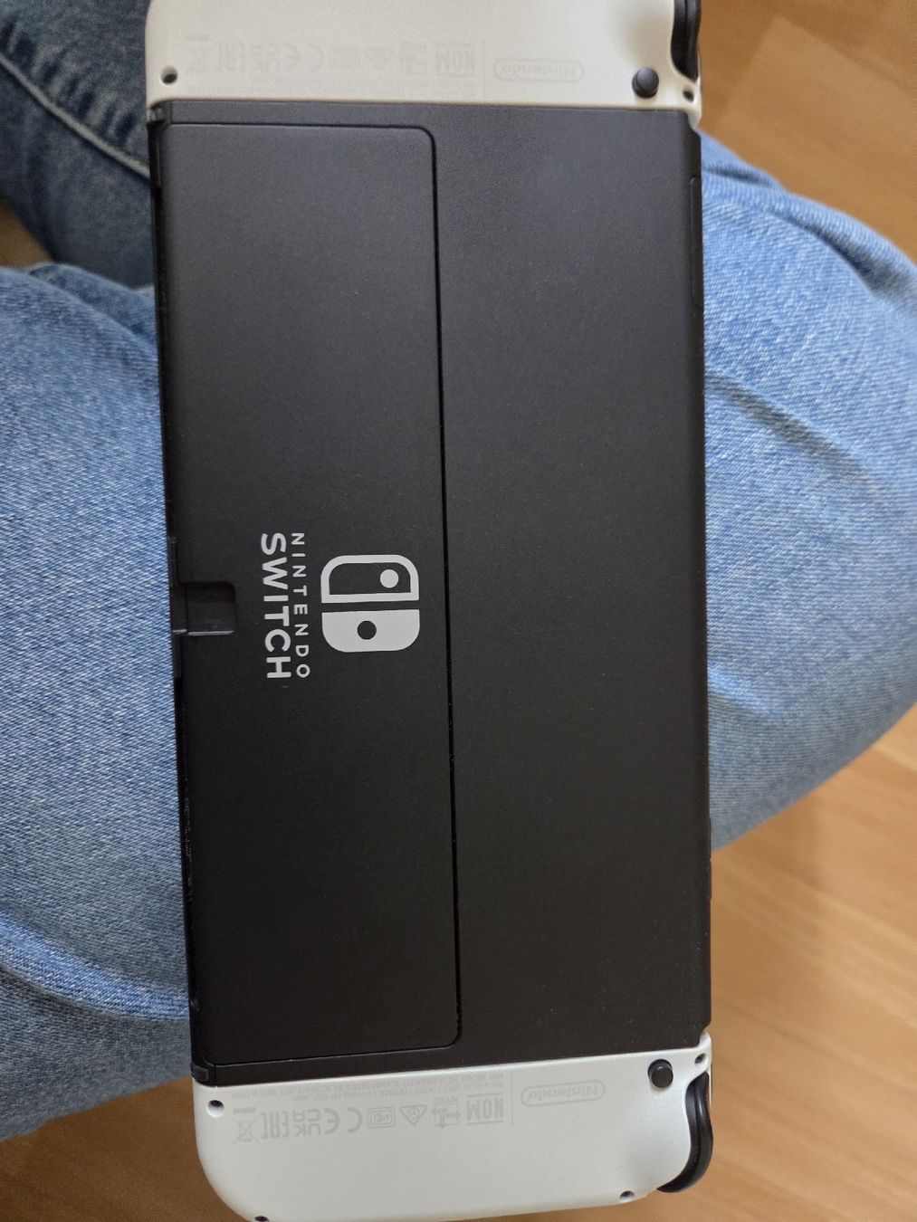 Nintendo Console: Nintendo Switch Oled  – Usato da Murten venduto da car_q8n5 1