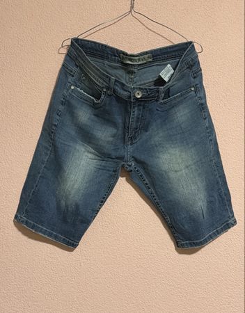 Jeans corti da uomo, taglia 34, perfetti per l'estate!