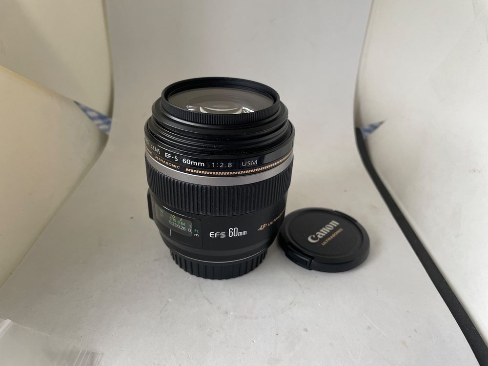 Canon EF-S 60mm f/2.8 Macro USM (Gebraucht) in Forst für CHF 104 – mit