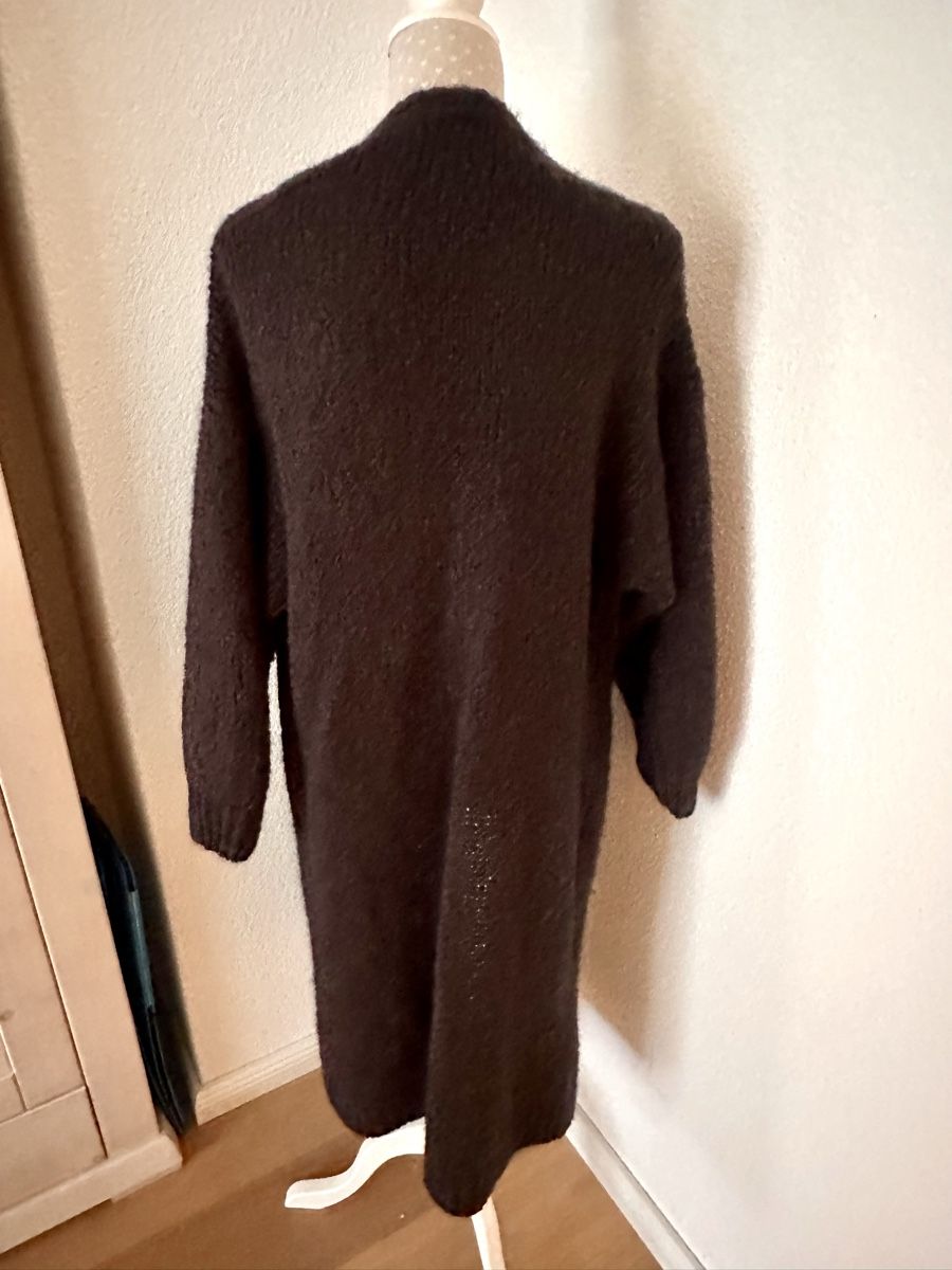 Vestes: Wunderschöne carcoal farbige Strickjacke – Neuf (Voir description) à Siebnen par tan_sn8j 2