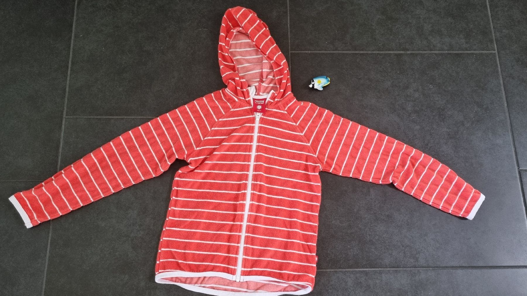 Reima Maglioni & Felpe: Zipjacke Reima gestreift rot weiss 146 – Usato da Bad Zurzach venduto da Mfritzli