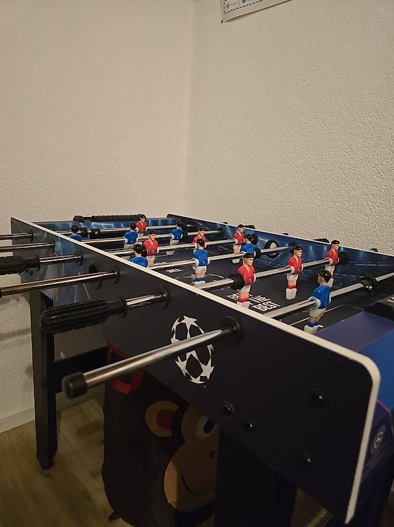 Giocattoli: Kickertisch/Töggelikasten/Tischfussball – Usato da Konolfingen venduto da Jomo7 1