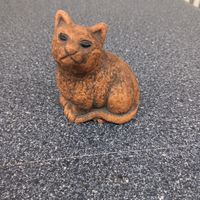 Deko Katze aus Ton, Tierfigur für Wohnung oder Garten