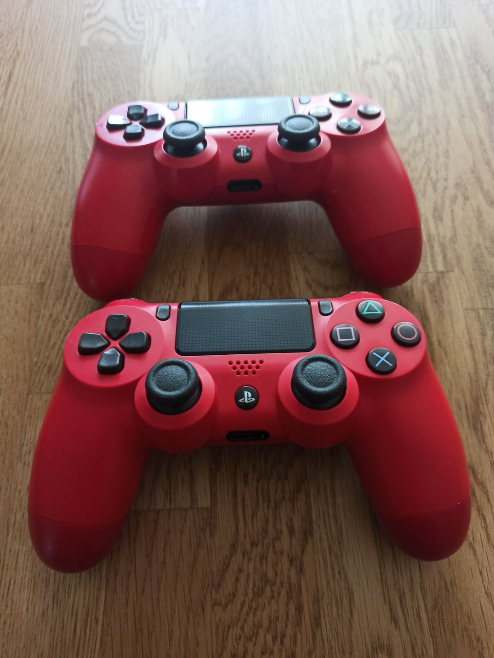 Controller: 2 x Original Controller Sony PS4 Wireless DualShock 4 V2 – Gebraucht aus Oberweningen von mar_87mx 2