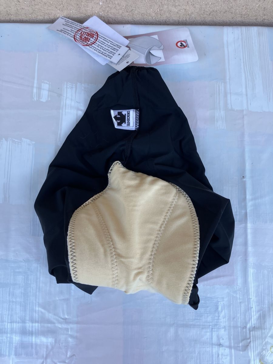 Pantaloni: Descente Velohose kurz M schwarz  – Usato da Trimbach venduto da cendira 6