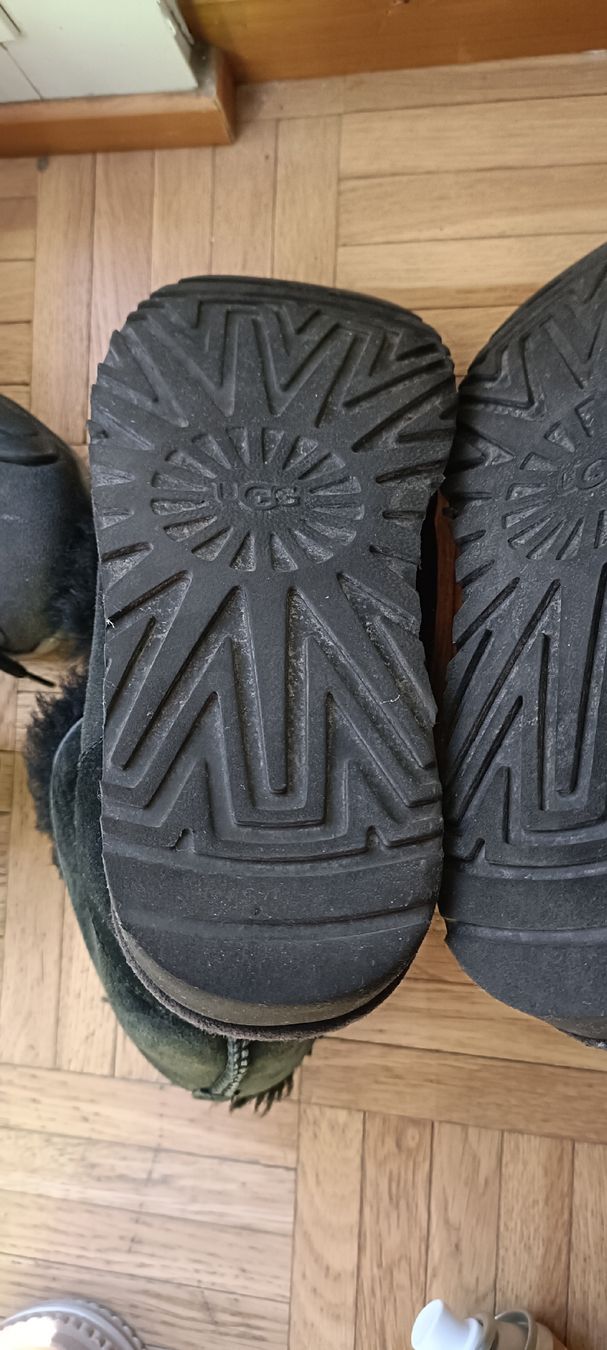 Scarpe per ragazze: scarponi Ugg neri num 37 – Usato da Lugano venduto da ycd_rv8h 4