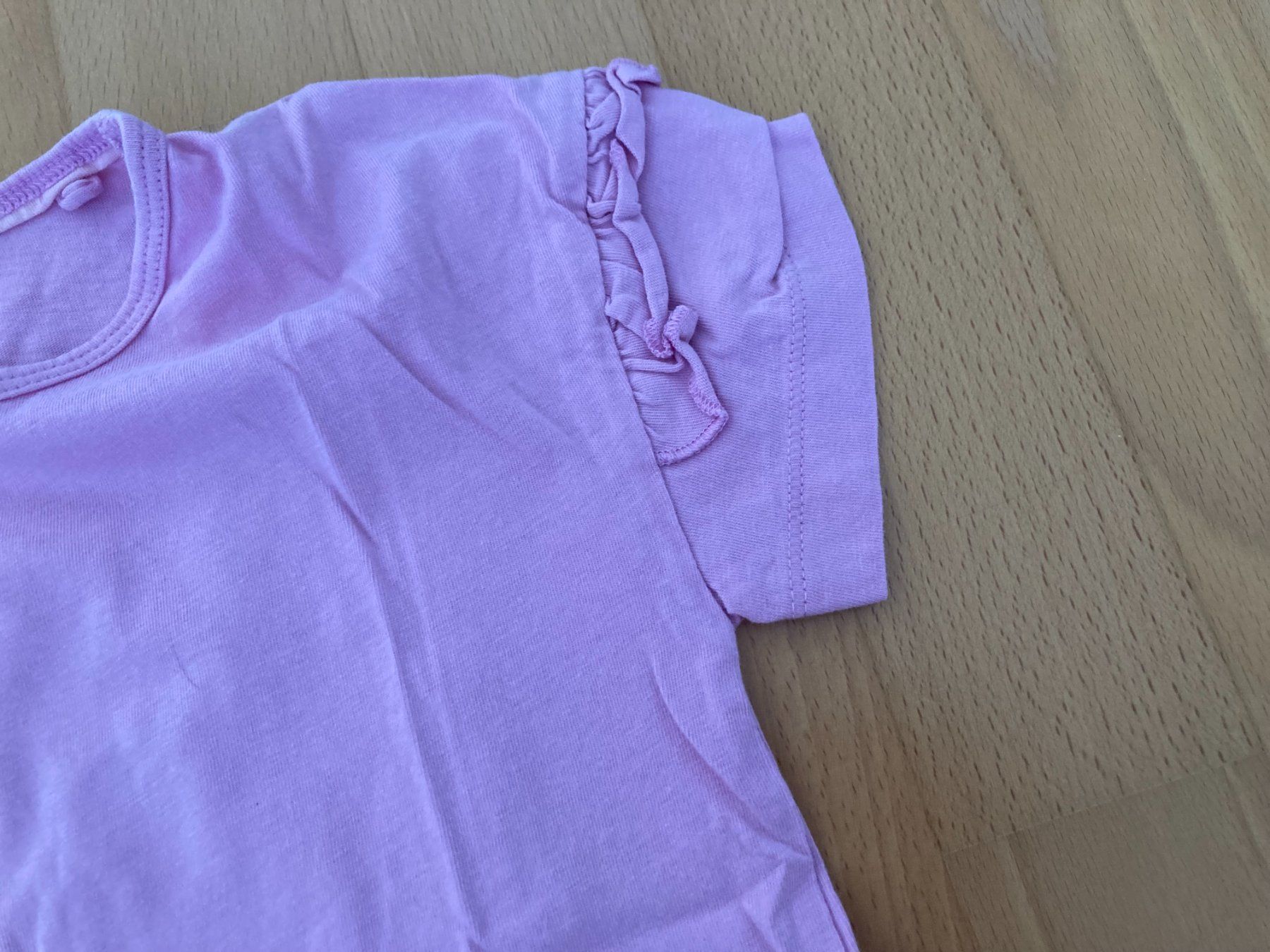 Lupilu Camicette, T-shirt & Top: T-Shirt mit Rüschen an den Ärmel – Usato da Muttenz venduto da Juvenile33 2
