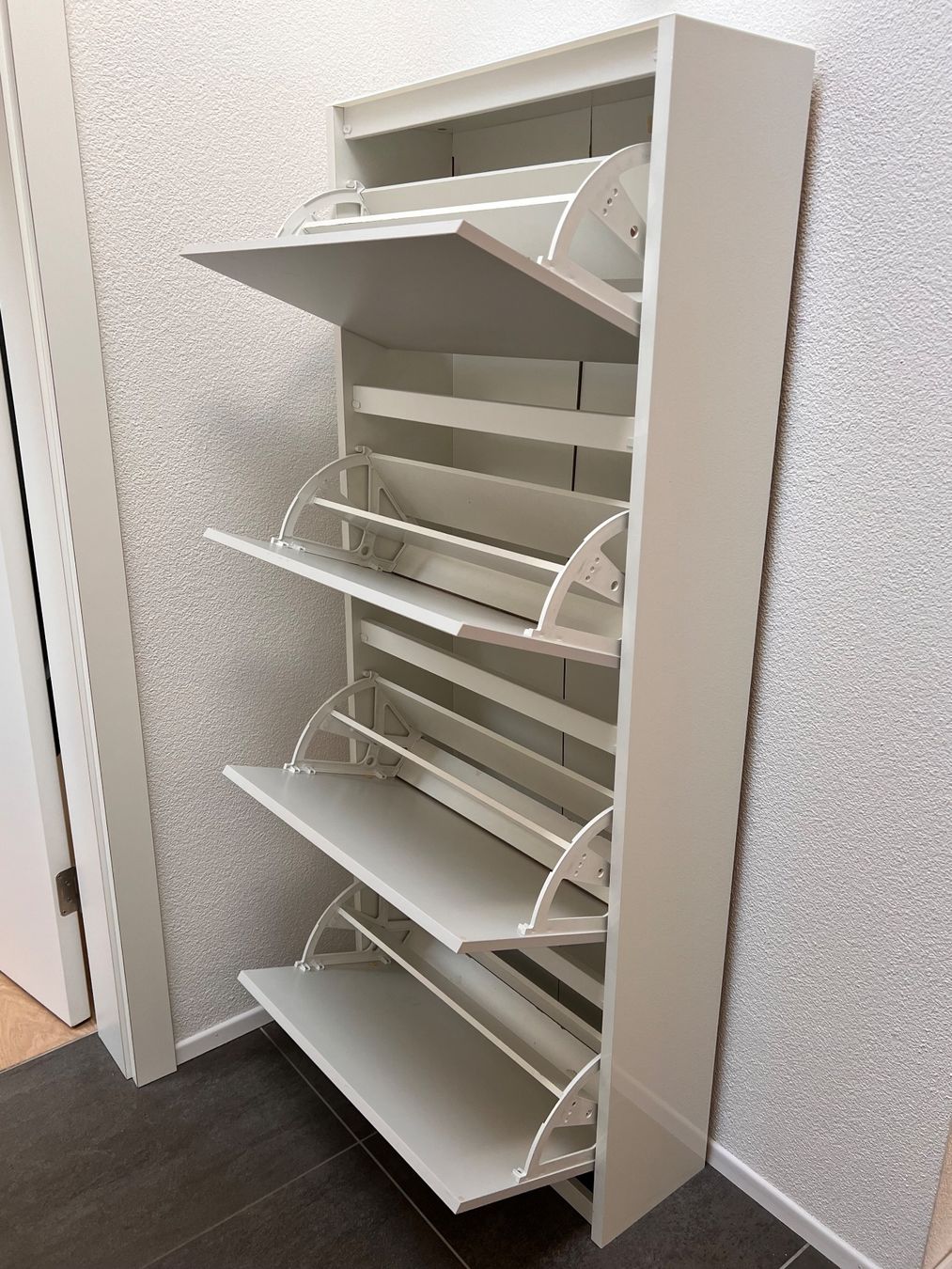 Schränke: Schuhschrank mit 4 Tablaren – Gebraucht aus Wangen ZH von Charlie03 2