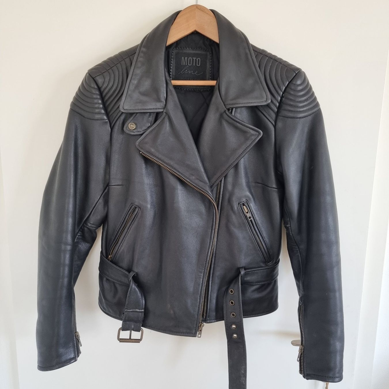 Giacche: Motorradjacke Leder schwarz Gr 40/42 – Usato da Islisberg venduto da Nmoving