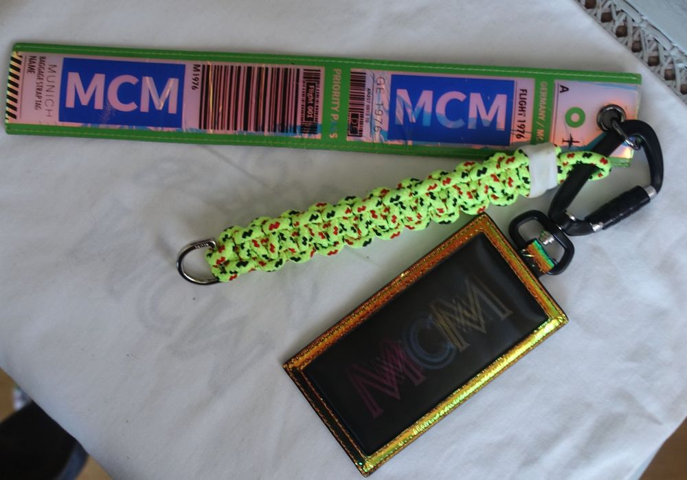 Anuschka Handbemalter Leder-Taschenanhänger „Rainforest Beauties“ – 5,08x17,78 Cm, Mit Metallclip