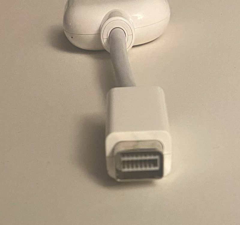 Apple Lecteurs & Adaptateurs: Adaptateur Mini DisplayPort vers VGA Apple - Parfait État – D'occasion à Prez-vers-Noréaz par Onicolet11 1