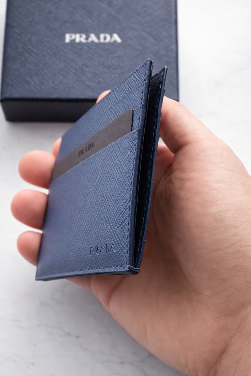 Prada Brieftaschen: Prada Card Holder in Blue Saffiano Leather – Neu und originalverpackt aus Corsier GE von Arca_ReLife 4