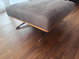 Fuss Hocker grau Stoff Holzgestell Metallfüsse