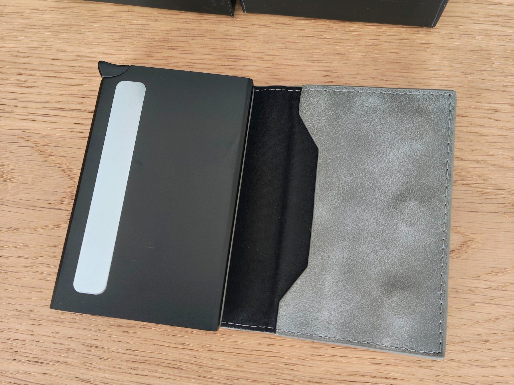 Brieftaschen: Essential Bag Smart Wallet 3.0 - Platin-Grau – Neu und originalverpackt aus Oftringen von RetroMister 2