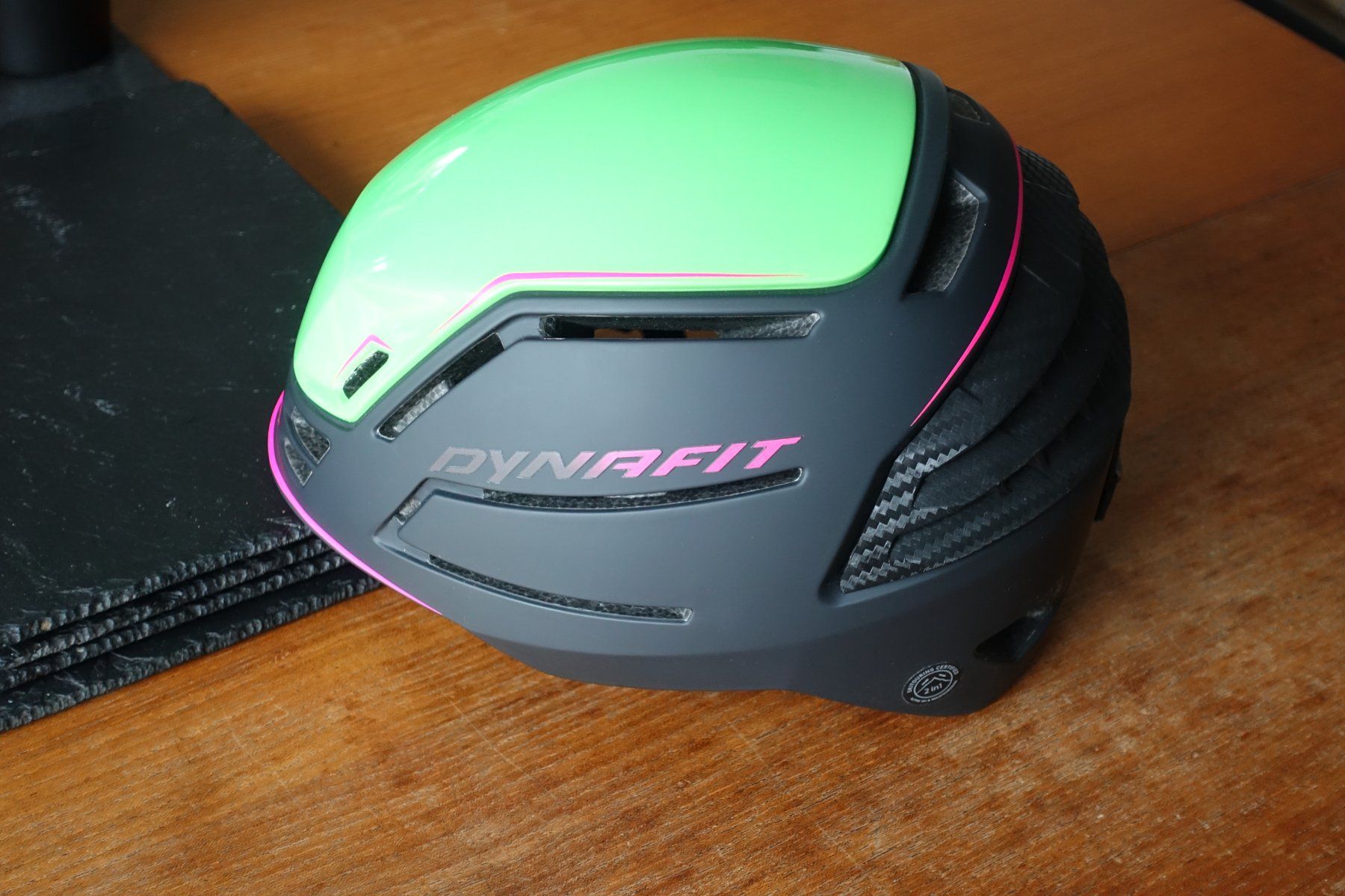 Dynafit Caschi: Dynafit DNA Casque ski alpinisme – Nuovo (secondo la descrizione) da Lausanne venduto da Pullingtons
