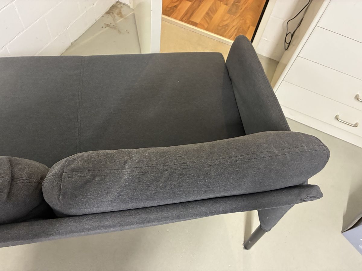 Ikea Divani: GLOSTAD 2 er Sofa grau – Usato da Buchs AG venduto da sasami01 3