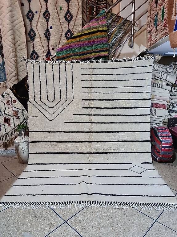 Tappeti: Authentic Handwoven Moroccan Wool Rug – Usato da Crans-Montana venduto da AtlasWoolWorks 2