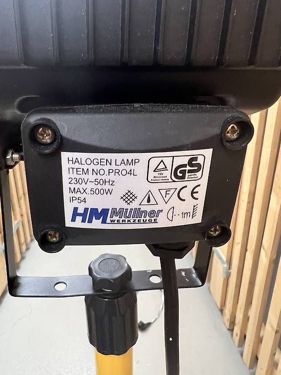 Lampen: 2x Halogen Baustrahler mit Stativ – Gebraucht aus Zürich von mic_tfx8 1