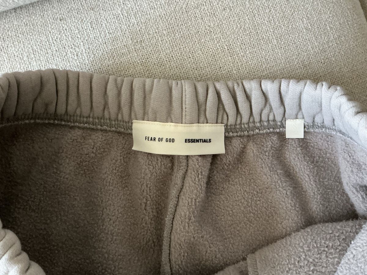 Fear of God Pantalons: Fear of God Essentials joggers – Neuf (Voir description) à Freienbach par sat_yny8 2