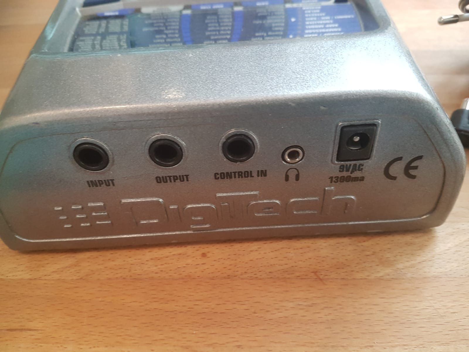 Strumenti musicali: Digitech RP100 Gitarren Effektgerät –Multi Effects Processor – Usato da zurich venduto da Skauktion 1