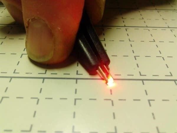Componenti elettronici: LED SMD 0805, rot 50Stk – Nuovo (secondo la descrizione) da Luzern venduto da Salefactory