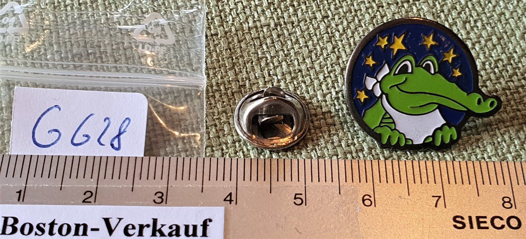 Placchette & Badge: G628 - Pin Krokodil – Usato da Reinach BL venduto da Boston-Verkauf 1